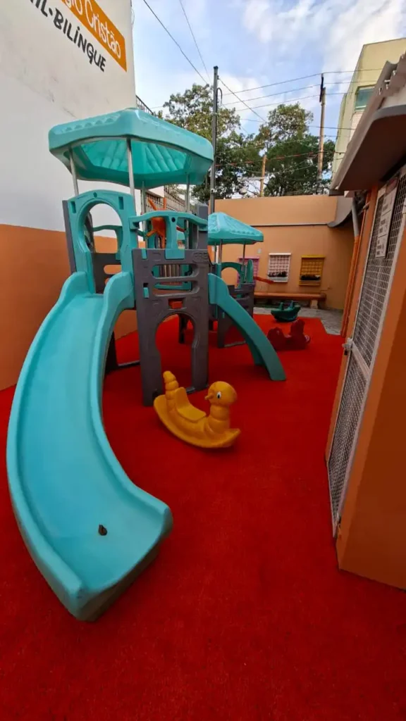 Pátio Externo: Aprender, brincar e explorar ao ar livre 